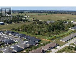 19 WINCHESTER CRESCENT - 39