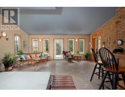 40 ALBERT STREET - 18