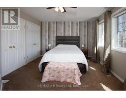 35 POND VIEW DRIVE - 12