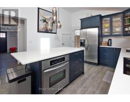 210 JONES STREET W - 12