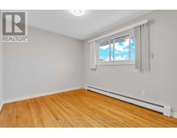 35 SHAFTSBURY DRIVE - 18
