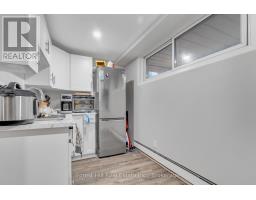35 SHAFTSBURY DRIVE - 23