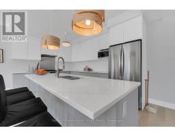 585 DOONWOODS CRESCENT - 3