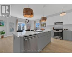 585 DOONWOODS CRESCENT - 6