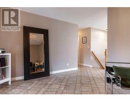 82 GREGORY CRESCENT - 17