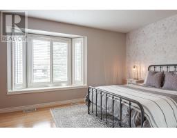 82 GREGORY CRESCENT - 22
