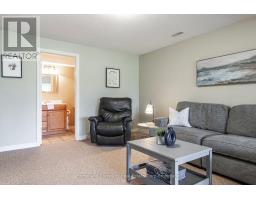 82 GREGORY CRESCENT - 29