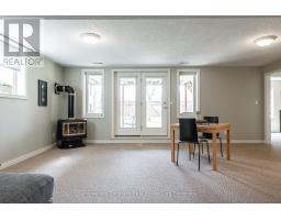 82 GREGORY CRESCENT - 31