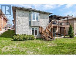 82 GREGORY CRESCENT - 42