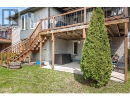 82 GREGORY CRESCENT - 44