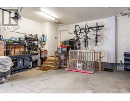 82 GREGORY CRESCENT - 48