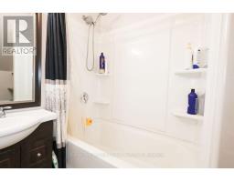 122 TRINITY STREET - 12