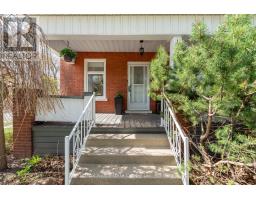 120 CAMERON STREET N - 4