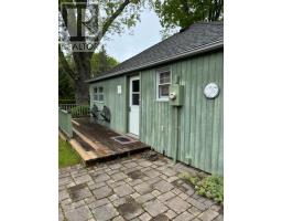 18 TUYLL STREET W - 3