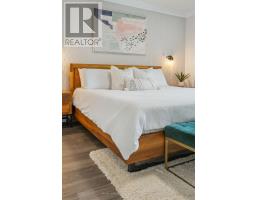 81 OAK HILL DRIVE - 39