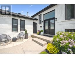 81 OAK HILL DRIVE - 4