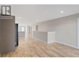 98 MOONSTONE CRESCENT - 12