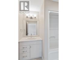 98 MOONSTONE CRESCENT - 22
