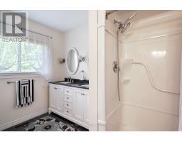 79 MADDISON STREET E - 27