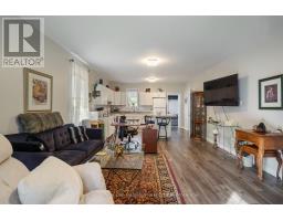 79 MADDISON STREET E - 33
