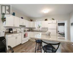 79 MADDISON STREET E - 34