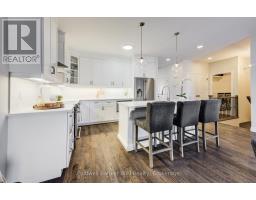 875 BAKER AVENUE S - 11