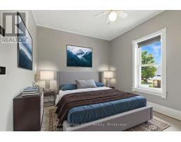 12 WEST STREET - 32