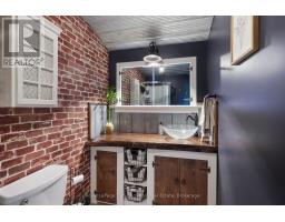 945 MAIN STREET W - 33