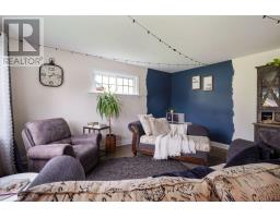 945 MAIN STREET W - 5