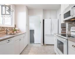 16 FEICK CRESCENT - 7