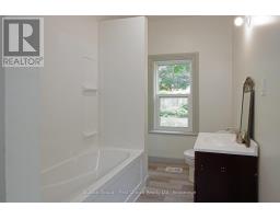 32 BAY STREET - 12