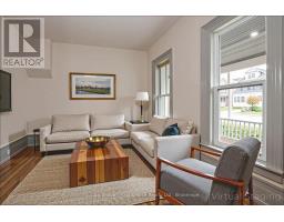 32 BAY STREET - 7