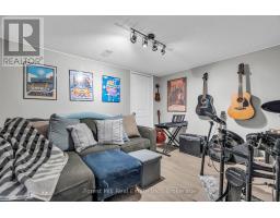 130 PEPPERWOOD CRESCENT - 31