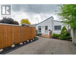 130 PEPPERWOOD CRESCENT - 4