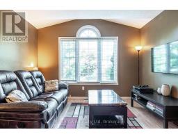 15 VALLEYVIEW LANE - 11