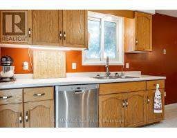 15 VALLEYVIEW LANE - 18