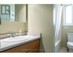 15 VALLEYVIEW LANE - 24