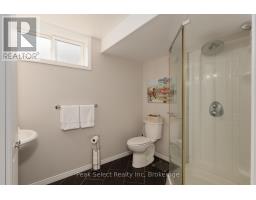 62 KILLORAN CRESCENT - 32