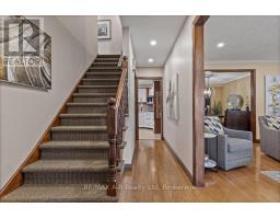8 ETHEL COURT - 18