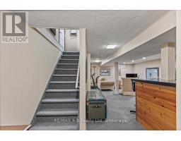 8 ETHEL COURT - 32