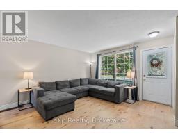 286 DUFFERIN STREET - 2