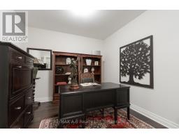 111 - 255 JOHN STREET N - 17