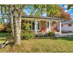 63 KATHRYN Crescent - 3