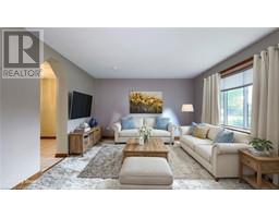 110 KENT Avenue - 8