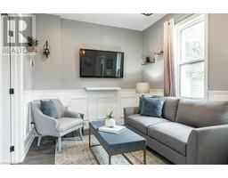 20 WHYTE Avenue - 9