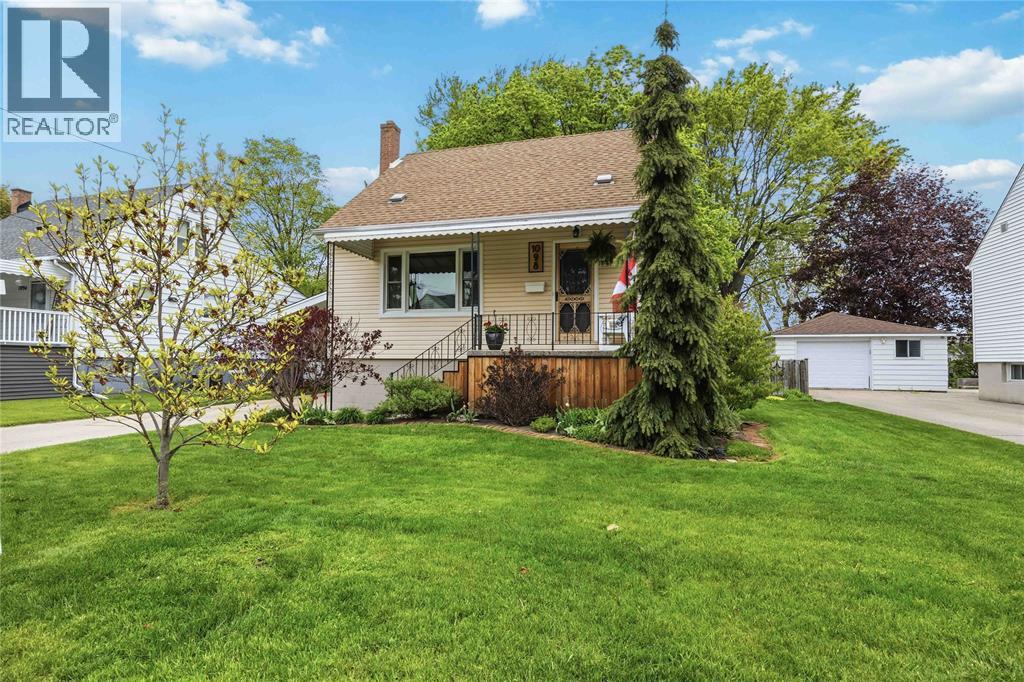 1098 WILLA DRIVE, Sarnia