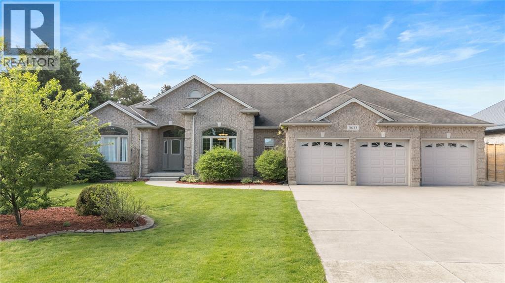 3633 EGREMONT ROAD, Plympton-Wyoming