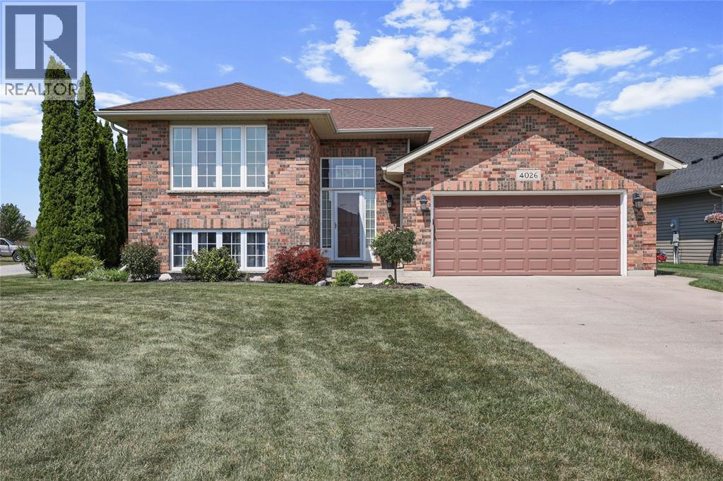 4026 Applewood DRIVE, Petrolia