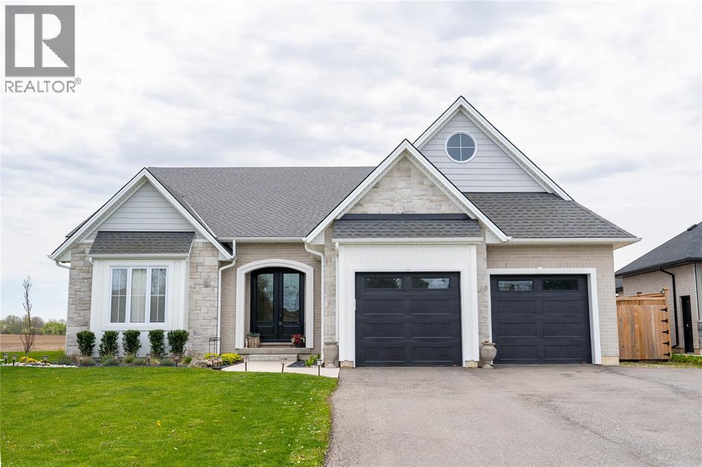 3613 Queen STREET, Plympton-Wyoming