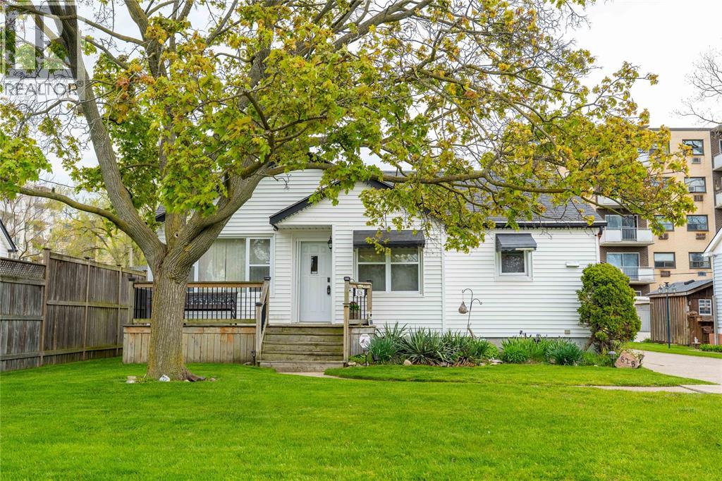 826 LYNWOOD AVENUE, Sarnia